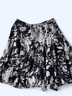 Vintage Banana Republic 100% Silk Floral Full Skirt Size 6